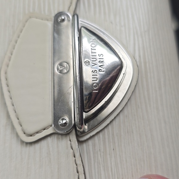Louis Vuitton Epi Joey Wallet - Picture 4 of 15